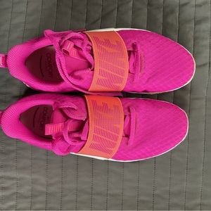 Nike women’s renew in season TR9 pink shoes sneakers size 7